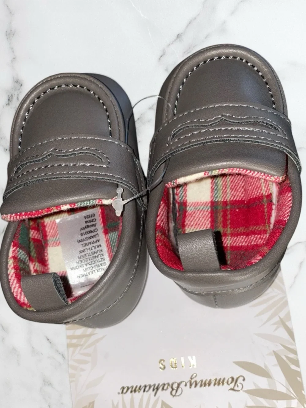 Tommy Bahama  Gray Slip-On loafers crib shoes Red Plaid